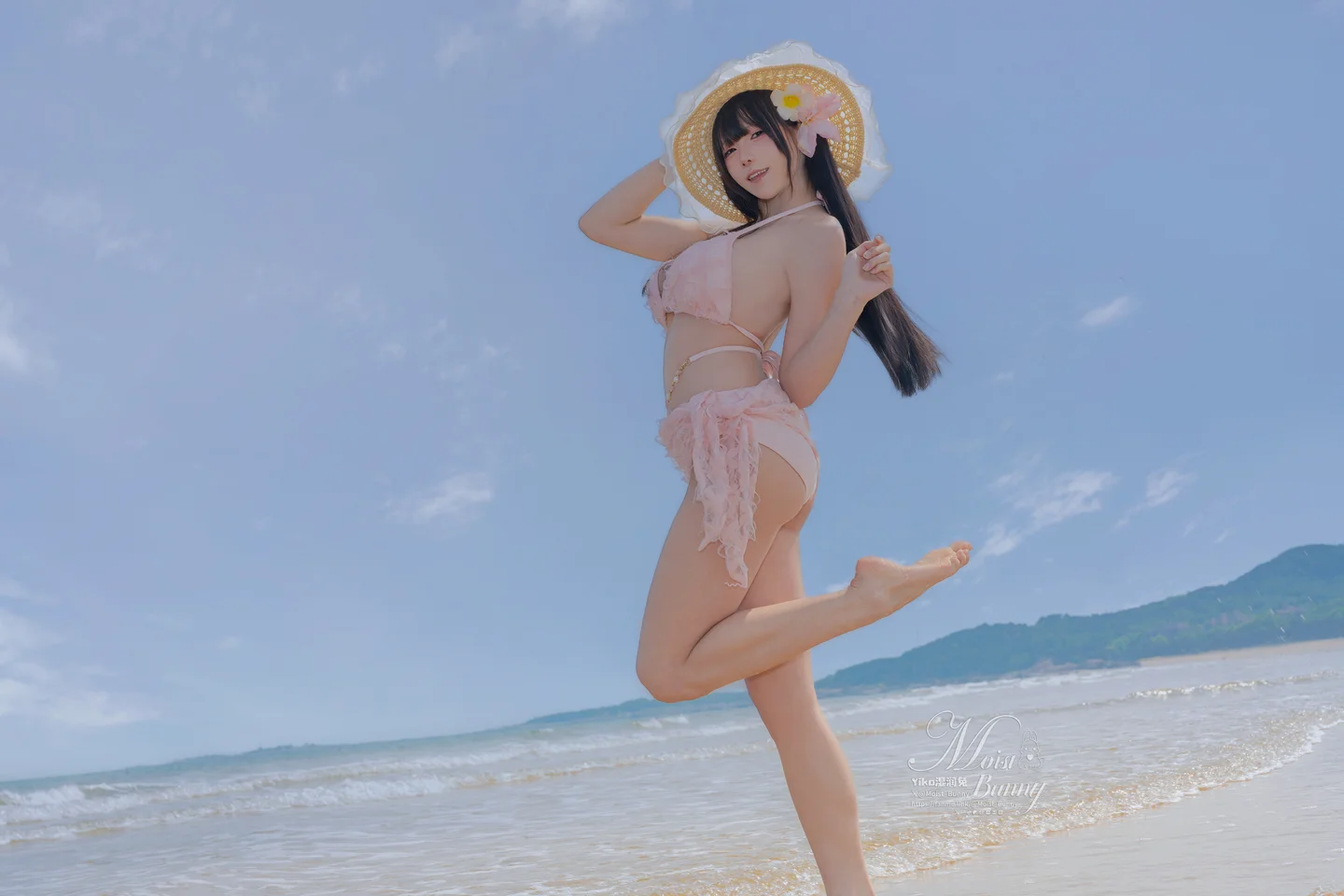 咬一口兔娘（Yiko湿润兔）_25年7月订阅作品『粉红假日』97P,3V_2_12GB tg@simisebaisi 【丝足阁】007.webp